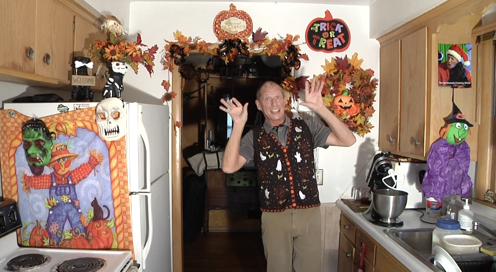 The Halloween Show: Owl Cupcakes, Spider Blossoms, Mummy Hot Dogs